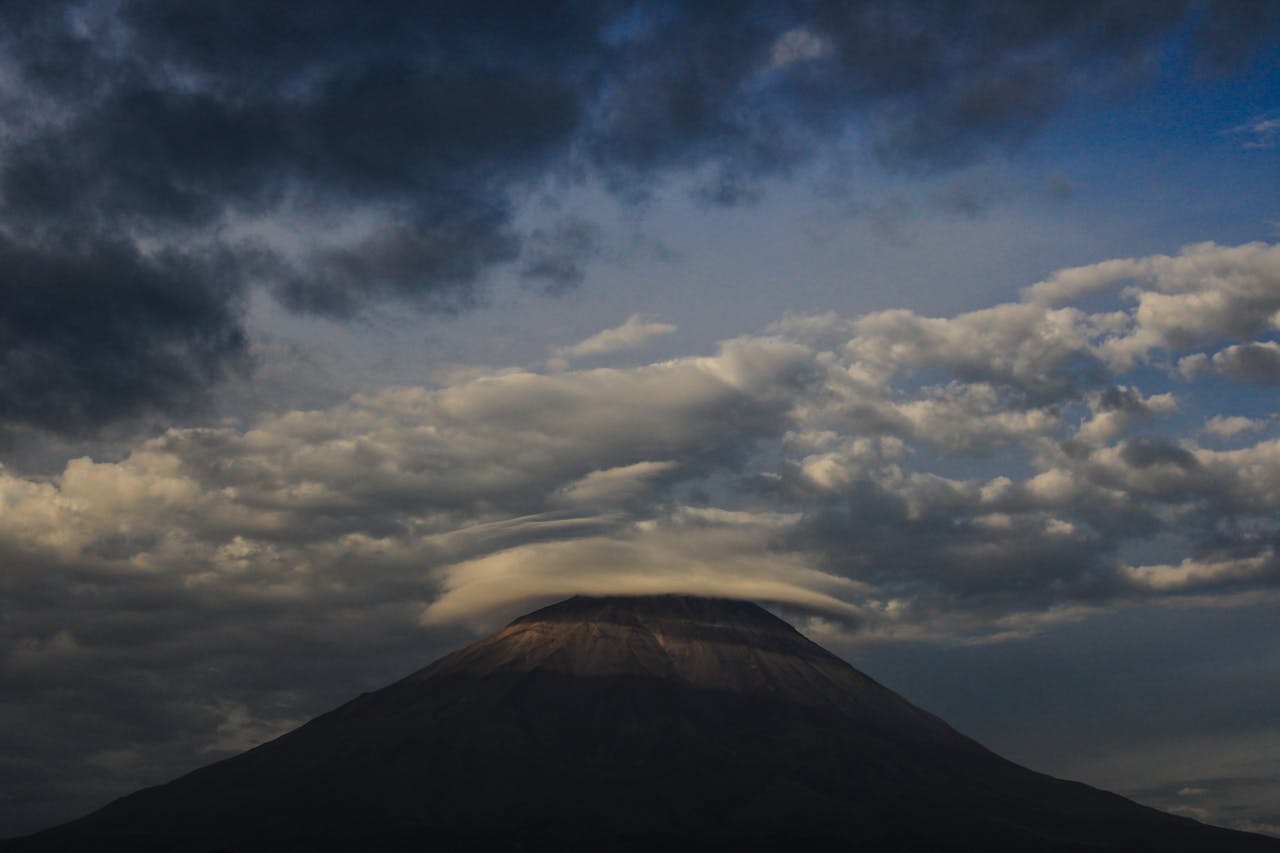 ol doinyo lengai volcano hiking africa