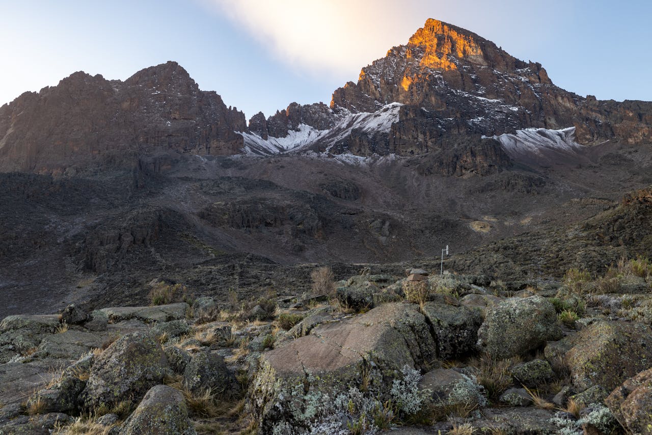 mount kenya trekking guide